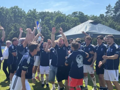Pokalendspiele der Herren und Frauen bei glühender Hitze (Bild vergr&ouml;&szlig;ern)