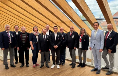Für 40 Jahre aktiven Dienst beim BRK wurden Parwies Klingele (Dittelbrunn) und Ernst Greb (Dingolshausen) geehrt.