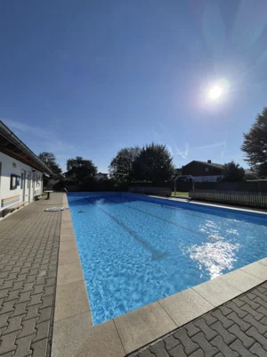 Aqua-Fitness für Seniorinnen und Senioren (Bild vergr&ouml;&szlig;ern)