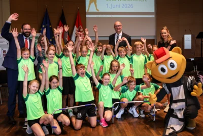 Kindertagsfest auf "Einladung des Ministerpräsidenten" in Potsdam (Bild vergr&ouml;&szlig;ern)