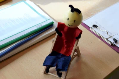 Klaro besucht die Klasse 1 (Bild vergr&ouml;&szlig;ern)