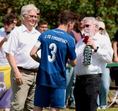 Ehrung durch SK Riemer und Jünemann, © D. Wilke (Bild vergr&ouml;&szlig;ern)