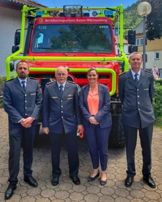 Ehrung für 50 Jahre aktiven Feuerwehrdienst (Bild vergr&ouml;&szlig;ern)