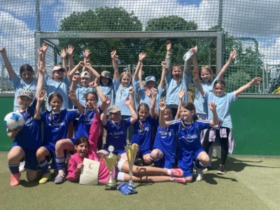 Erfolg im Mädchenfußball (Bild vergr&ouml;&szlig;ern)