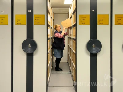 Riesige Rollregale im Stadtarchiv Pritzwalk. Foto: Stadt Pritzwalk (Bild vergr&ouml;&szlig;ern)
