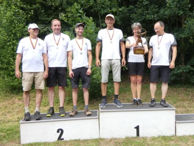 Die SGi Gärtringen erhält den Wanderpreis "Ebhäuser Wildschütz" (Bild vergr&ouml;&szlig;ern)