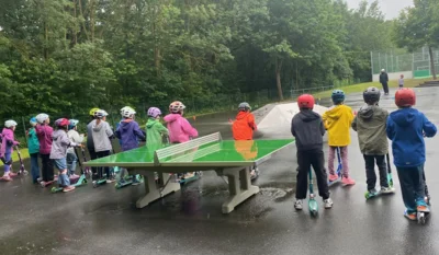 Meldung: Rollertraining der zweiten Klassen am Skaterplatz