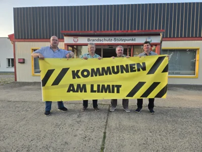 v.l.n.r. Thomas Willweber (Bürgermeister Stadt Dahme/Mark), Frank Schüler (Bürgermeister Gemeinde Ihlow), Mario Schlegel (2. stellv. Bürgermeister Gemeinde Dahmetal), Matthias Wäsche (Bürgermeister Gemeinde Niederer Fläming (Bild vergr&ouml;&szlig;ern)