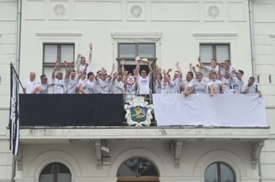 FC Kremmen - Ehrung zum Kreismeister (Bild vergr&ouml;&szlig;ern)