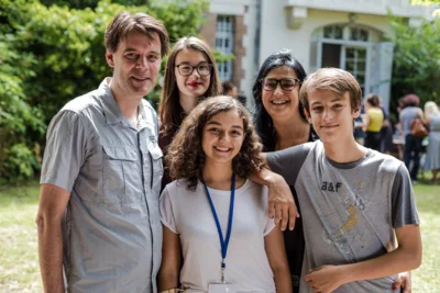 Gastfamilien gesucht: Eine internationale Begegnung zu Hause ermöglichen (Bild vergr&ouml;&szlig;ern)