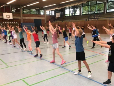 Zumbaparty der 2. Klassen (Bild vergr&ouml;&szlig;ern)