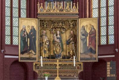 Der Lehniner Altar im Brandenburger Dom (Bild vergr&ouml;&szlig;ern)