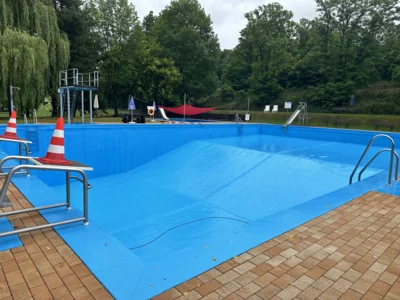 Freibad Gumpelstadt: Gemeinsame Lösungen für eine außergewöhnliche Situation (Bild vergr&ouml;&szlig;ern)