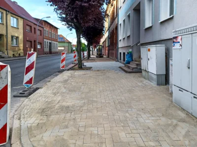 Die Gehwege im Kietz und im Wohngebiet Nord wurden Anfang der 2000er Jahre nach und nach erneuert. Foto: Stadt Pritzwalk (Bild vergr&ouml;&szlig;ern)