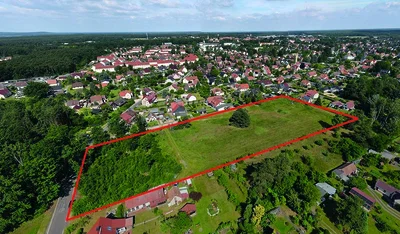 Fläche für geplante Musterholzbausiedlung am Albinmüllerweg in Niesky (Bild vergr&ouml;&szlig;ern)