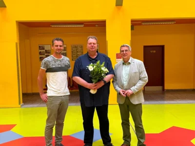 Jeffrey Hirsekorn, Sachgebietsleiter Soziales der Stadt Wittenberge, Thorsten Grabau (m) und Bürgermeister Dr. Oliver Hermann (r) I Foto: Lea Krischowski (Bild vergr&ouml;&szlig;ern)