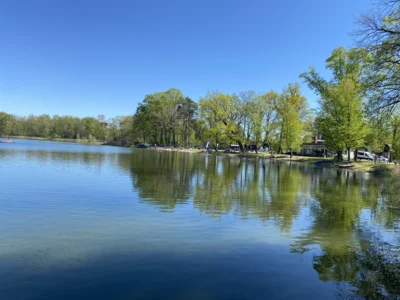 Blick auf den Körbaer Teich (Bild vergr&ouml;&szlig;ern)