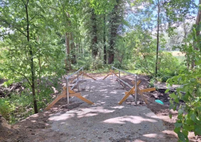 Foto: Der neue Durchlass über dem Graben © Gemeinde Rangsdorf - BA Foto zur Meldung: Neuer Durchlass für Graben am Groß Machnower Gutspark