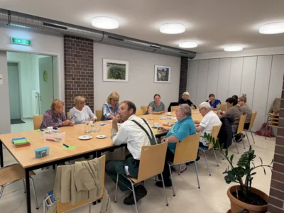 Spielend vernetzt: Nachbarschaftshilfecafé fördert Austausch und Hilfe (Bild vergr&ouml;&szlig;ern)