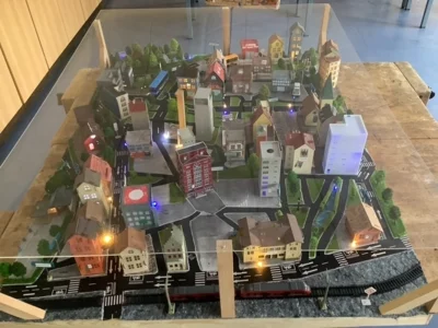 Modellbauprojekt Klasse 7b (Bild vergr&ouml;&szlig;ern)
