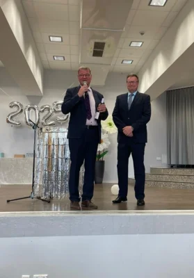 Stellvertretender Schulleiter Schültke verabschiedet (Bild vergr&ouml;&szlig;ern)