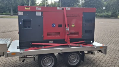 Foto: Das neue Notstromaggregat des Amtes Föhr-Amrum (Foto: AmtFA Andreas Hansen) Foto zur Meldung: Landrat Florian Lorenzen übergibt Notstromaggregat für den Katastrophenschutz
