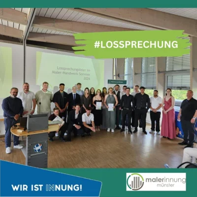 Gruppenbild der neuen Gesell*innen im Rahmen der Lossprechung (Bild vergr&ouml;&szlig;ern)