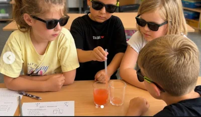 Luftdruck und Unterdruck erforschen – Spannende Experimente in der Affenklasse (Bild vergr&ouml;&szlig;ern)