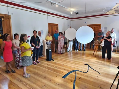 Erfolgreiche Vernissage im Kunstgut Krahne (Bild vergr&ouml;&szlig;ern)