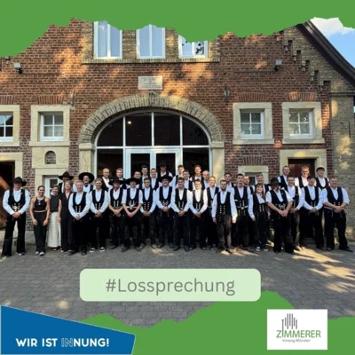 Gruppenbild der neuen Gesell*innen im Rahmen der Lossprechung (Bild vergr&ouml;&szlig;ern)