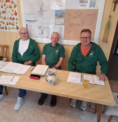 Vogel- und Naturschutzgruppe Bleichenbach (Von links: Thomas Schröter, Gundolf Eichenauer und Stefan Leiß (Mitglieder im Kernvorstand der Gruppe) (Bild vergr&ouml;&szlig;ern)