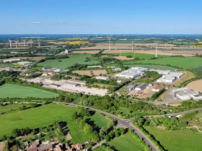 Der Gewerbepark Prignitz, der Flächen der Stadt Pritzwalk und des Amtes Meyenburg belegt, hat noch freie Gewerbeflächen.Foto: Stadt Pritzwalk (Bild vergr&ouml;&szlig;ern)