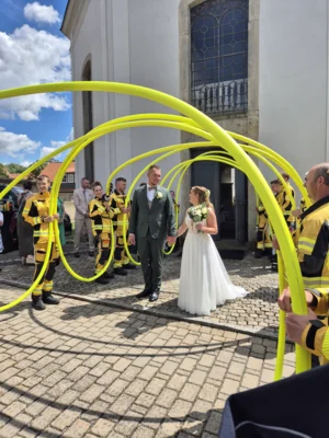 Herzlichen Glückwunsch zur Hochzeit – Feuerwehr Ausleben gratuliert