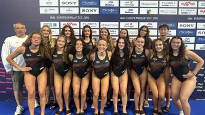 Drei Wasserballerinnen des SC Chemnitz bei der U20-Europameisterschaft (Bild vergr&ouml;&szlig;ern)
