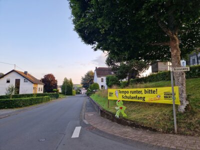 Achtung Schulanfang! (Bild vergr&ouml;&szlig;ern)