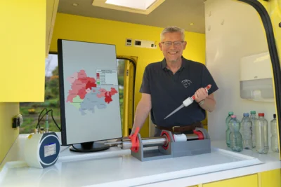 Labormobil macht am 18. August in Gotha Station - Verein testet auf dem Neumarkt Brunnenwasser