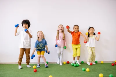 Ganztag mit Bewegung, Spiel und Sport gestalten (Bild vergr&ouml;&szlig;ern)