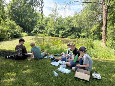 Meldung: Kunstunterricht in der Natur am Seeteich