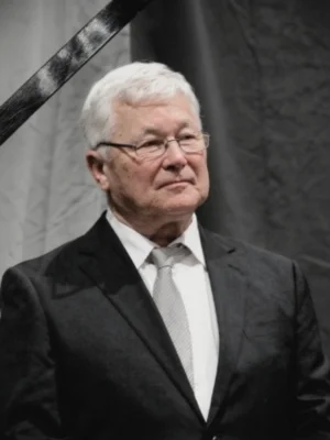 Die Musikschule Romantisches Franken e. V. trauert um Ihren Gründer Dietmar Kress (Bild vergr&ouml;&szlig;ern)