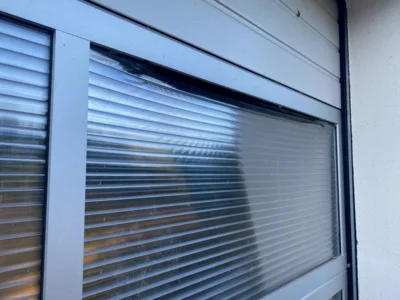 Vandalismus am Feuerwehrhaus – Schaden auf Kosten der Allgemeinheit (Bild vergr&ouml;&szlig;ern)