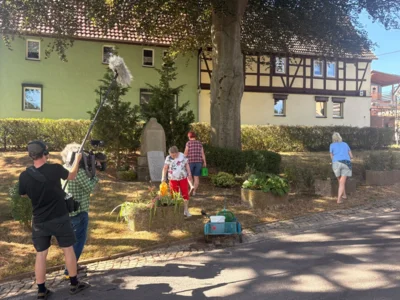 MDR-Kamerateam besucht Gießpaten in Wimmelrode und Piskaborn