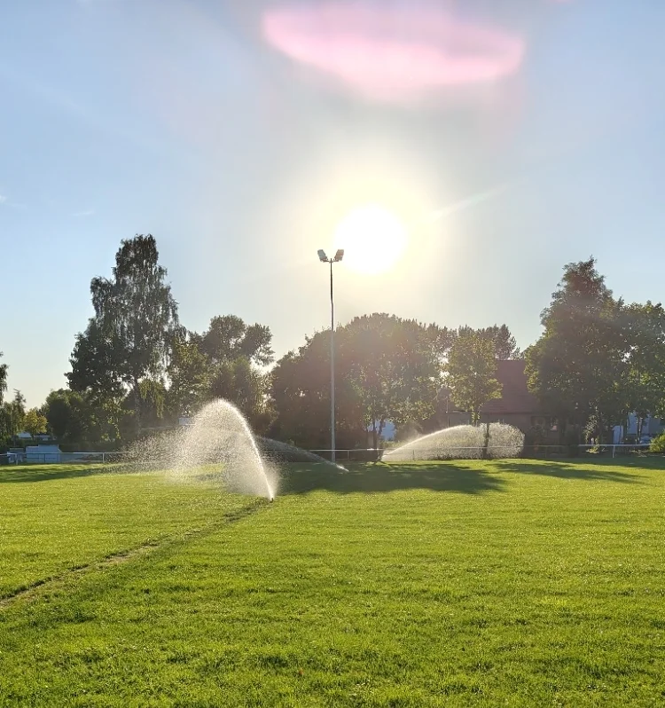 Ein weiterer Schritt für unsere Sportstätte: Neue Beregnungsanlage installiert