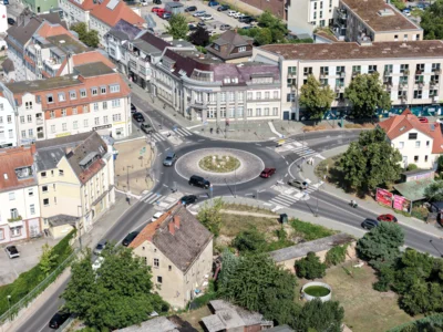 Kreisverkehr Bahnhofstraße/Poststraße wieder freigegeben