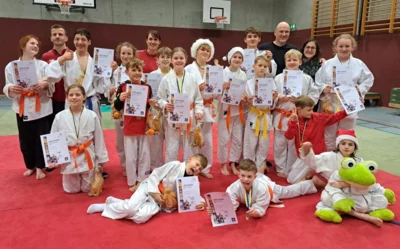 19 Laupheimer Judoka beim Nikolausturnier in Biberach (Bild vergr&ouml;&szlig;ern)