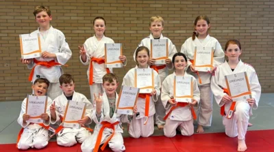 Zehn Judoka meistern Gürtelprüfung (Bild vergr&ouml;&szlig;ern)