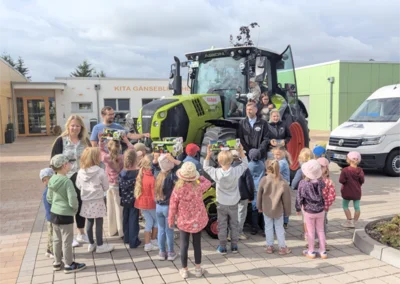 Große Maschinen, kleine Entdecker – und ganz große Begeisterung! (Bild vergr&ouml;&szlig;ern)