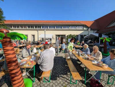 Bürgerfrühstück mit Bürgerworkshop sowie Trödelmarkt am Turmuhrenmuseum sehr erfolgreich