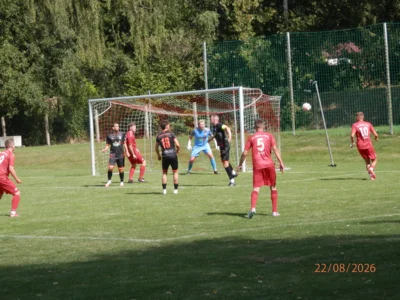 Zuletzt hatten die Seenländer im Landespokal gegen den Verbandsligisten FSV Bentwisch (0:3), trotz einer Niederlage gute Offensivaktionen im und am gegnerischen Strafraum. Hier z.B. war Hannes Brandenburg (Nr.10) mit viel Zug auf dem Weg in den gegnerischen Fünfmeterraum. (Bild vergr&ouml;&szlig;ern)