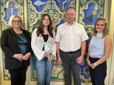 Willkommen im Rathaus: Ausbildungsstart für Maja Prange