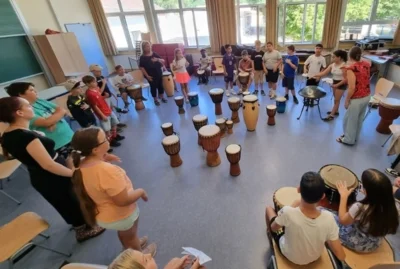 🥁 Unser neuer Jahrgang 5 findet seinen Rhythmus! 🎶 (Bild vergr&ouml;&szlig;ern)